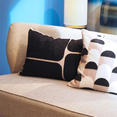 Intermede - Coussin en coton brodé sable et noir