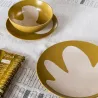 Yuan - Assiette plate avec motif en émail tabac craie